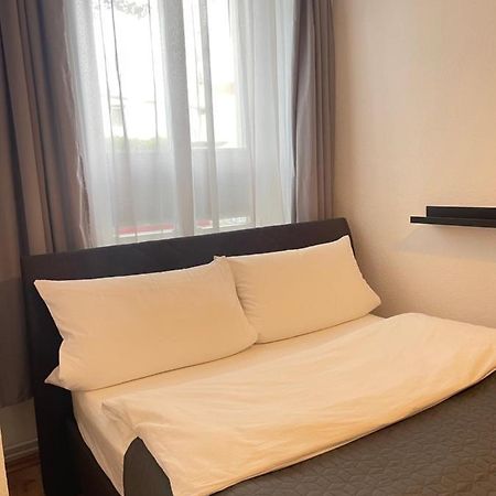 Ferienwohnung Im Stadtzentrum Von Bernau - Schoene Ferienwohnung Mit 1 1/2 Zimmern, Bad, Spuelmaschine, Waschmaschine, Komplette Kueche, Wlan Бернау бай Берлин Екстериор снимка