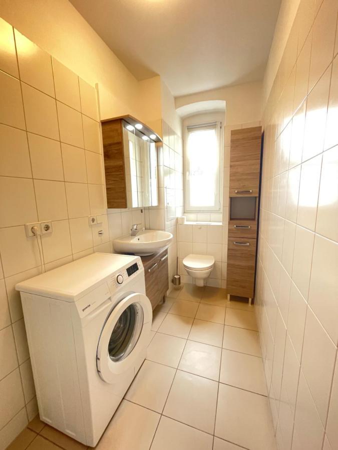 Ferienwohnung Im Stadtzentrum Von Bernau - Schoene Ferienwohnung Mit 1 1/2 Zimmern, Bad, Spuelmaschine, Waschmaschine, Komplette Kueche, Wlan Бернау бай Берлин Екстериор снимка