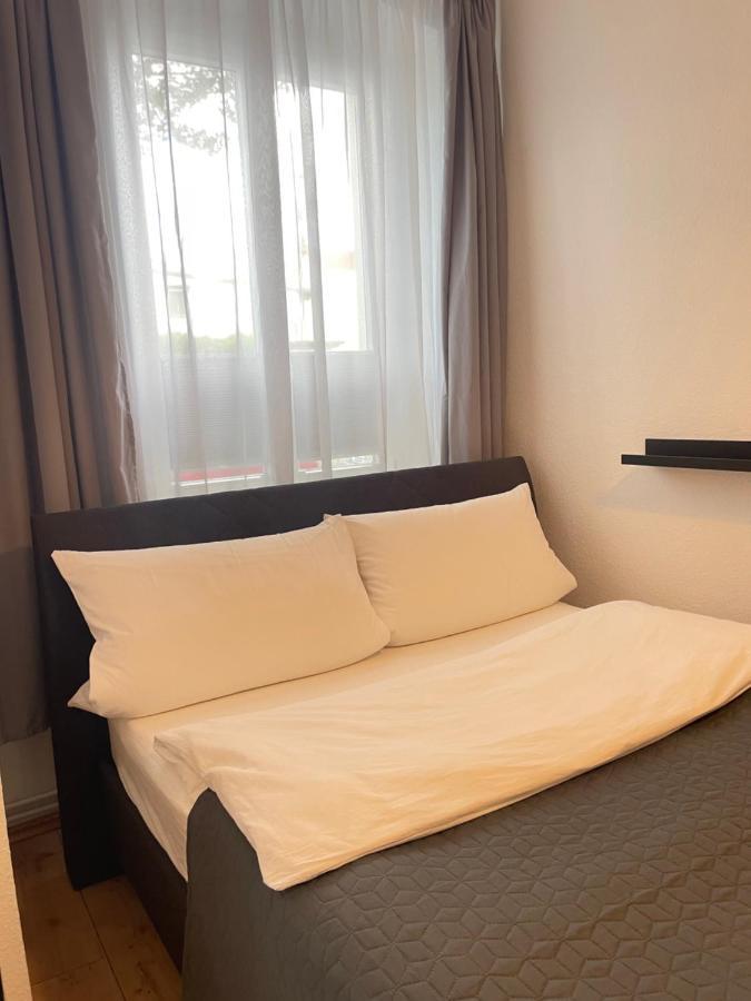 Ferienwohnung Im Stadtzentrum Von Bernau - Schoene Ferienwohnung Mit 1 1/2 Zimmern, Bad, Spuelmaschine, Waschmaschine, Komplette Kueche, Wlan Бернау бай Берлин Екстериор снимка