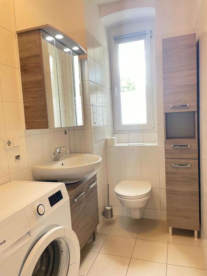 Ferienwohnung Im Stadtzentrum Von Bernau - Schoene Ferienwohnung Mit 1 1/2 Zimmern, Bad, Spuelmaschine, Waschmaschine, Komplette Kueche, Wlan Бернау бай Берлин Екстериор снимка