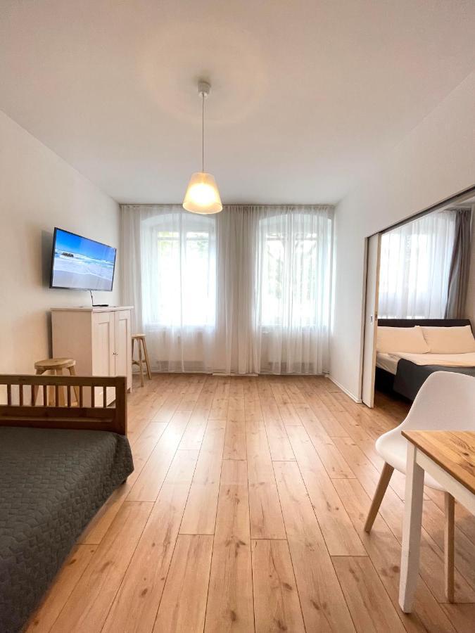 Ferienwohnung Im Stadtzentrum Von Bernau - Schoene Ferienwohnung Mit 1 1/2 Zimmern, Bad, Spuelmaschine, Waschmaschine, Komplette Kueche, Wlan Бернау бай Берлин Екстериор снимка